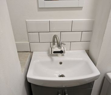 1 Bed Flat, Woodborough Road, NG3 - Photo 2