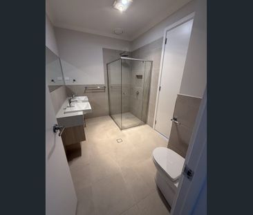 3 Bedroom Townhouse in Woodville West! - Photo 5