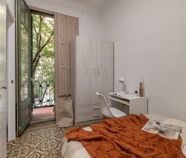 Carrer de Calàbria, Barcelona, Catalonia 08015 - Photo 3