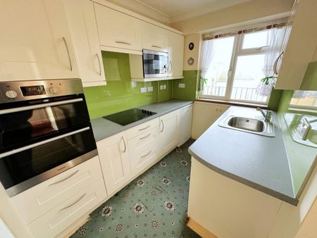 3 bedroom apartment to rent - Photo 2