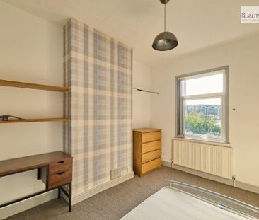 4 bedroom terraced house to rent - Photo 5