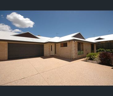 2/14 Uniplaza Court, Kearneys Spring, Qld 4350 - Photo 1