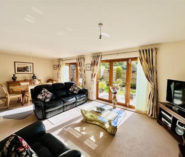 3 bedroom semi-detached house to rent - Photo 2