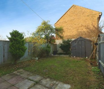 End of terrace house to rent on - Photo 3