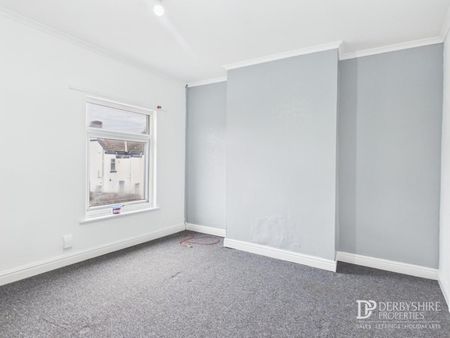 3 Bedroom Terraced House - Photo 2