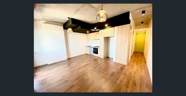 Modern 1-Bedroom Apartment in the Heart of Footscray - Photo 1