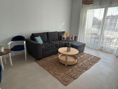 Alquiler de piso en Calle Yerbabuena, 52 - Photo 2