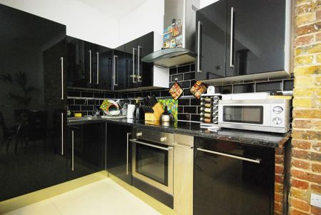 2 bedroom flat to rent - Photo 4