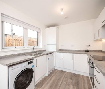 3 bedroom semi-detached house to rent - Photo 6