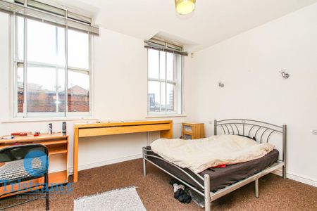 2 bed Apartment for Rent - Photo 4