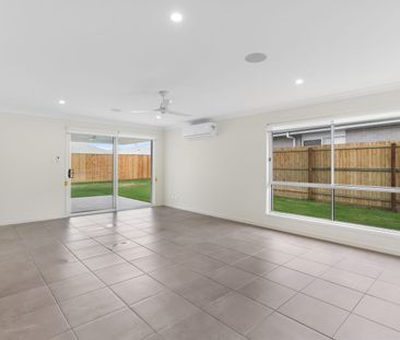 BRAND NEW 4 BEDROOM HOUSE WITH LARGE REAR YARD - Photo 3