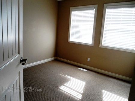 17606 10 Avenue Southwest - Photo 4