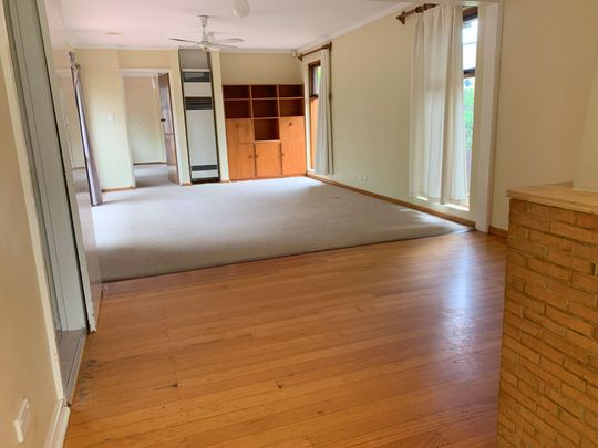 5 Jansz Crescent, Griffith - Photo 1