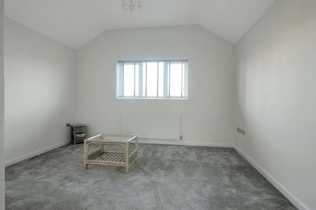 Flat 26, Osprey Park, Thornbury, South Gloucestershire, BS35 1LX - Photo 2