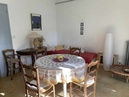 AVIGNON Appartement T2 meublé en rez-de-jardin proche centre ville. - Photo 3