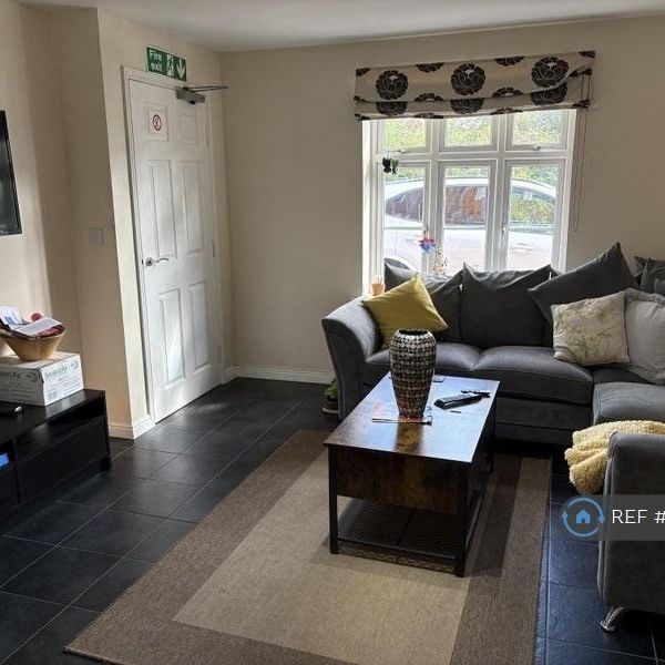 1 bedroom in a house share to rent - Photo 1