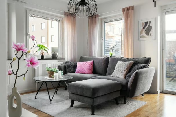 Sven-Agne Larssons Väg, Göteborg - Photo 1