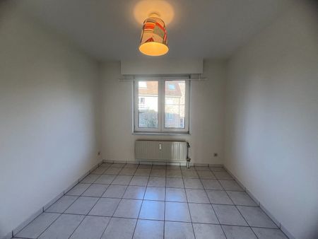 Ruim 3-slaapkamerappartement met autostaanplaats te huur in Heverlee - Photo 2