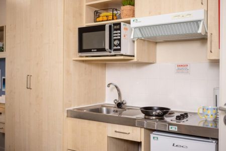 Studio to rent - Photo 2