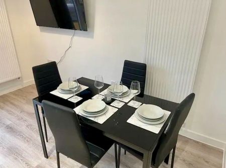 2 Bed Terraced House, Parkes Avenue, B12 - Photo 3