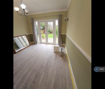 3 bedroom end of terrace house to rent - Photo 1