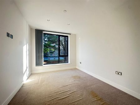 3 Bedroom Apartment - First Floor - Photo 3