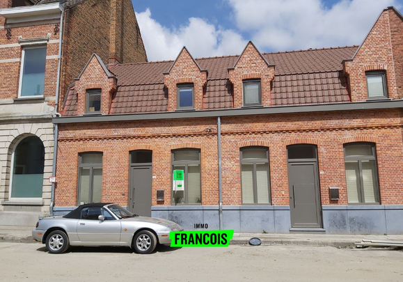 Instapklare woning met 3 slaapkamers, met garage én tuin op een centrale ligging in Ieper - Foto 1