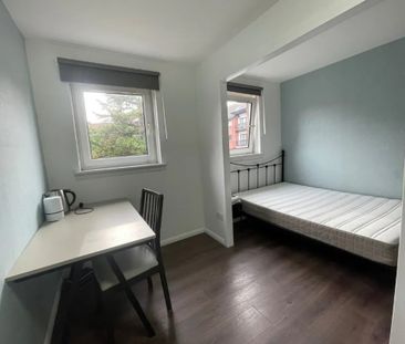 3 Bed Detached House, Keith Court, G11 - Photo 4