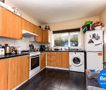 5 bedroom semi-detached house to rent - Photo 5