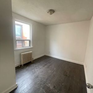 For Lease - 1516 Eglinton Avenue Unit# Apt 2, Toronto, Ontario - Photo 2