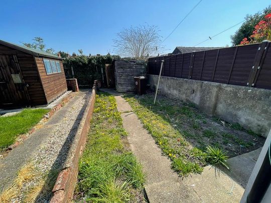 3 bedroom terraced house to rent - Photo 1