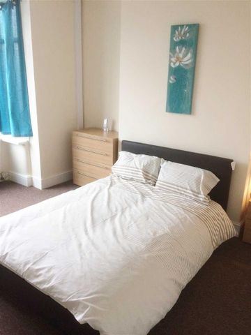 1 Beds - House share - - Photo 2