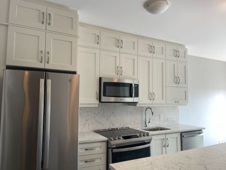 For Lease - 102 Grovewood Common Unit# 502, Oakville, Ontario - Photo 5