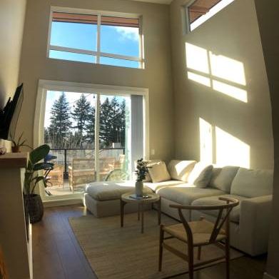 Bright 2bed 2bath loft ceiling, top floor condo - Photo 4