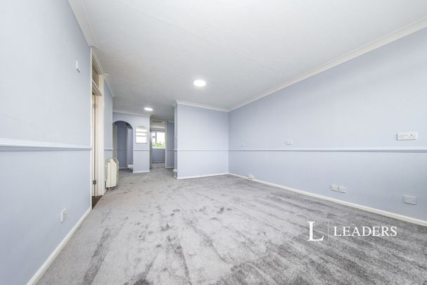 2 bedroom maisonette to rent Penshurst Road, Ipswich, IP3 - Photo 1