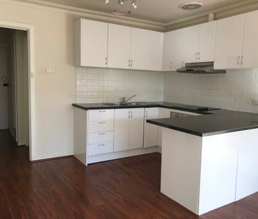 Ideally located 2 bedroom unit - ready to move in now! - Photo 1