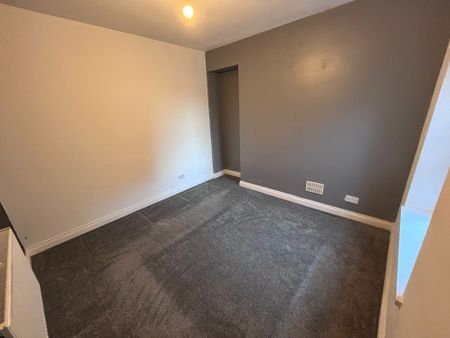 Ravenhill Road, Ravenhill, Swansea, SA5 5AW - Photo 2