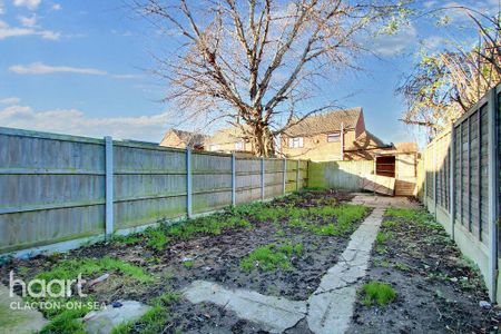 3 bedroom semi-detached house to rent - Photo 2