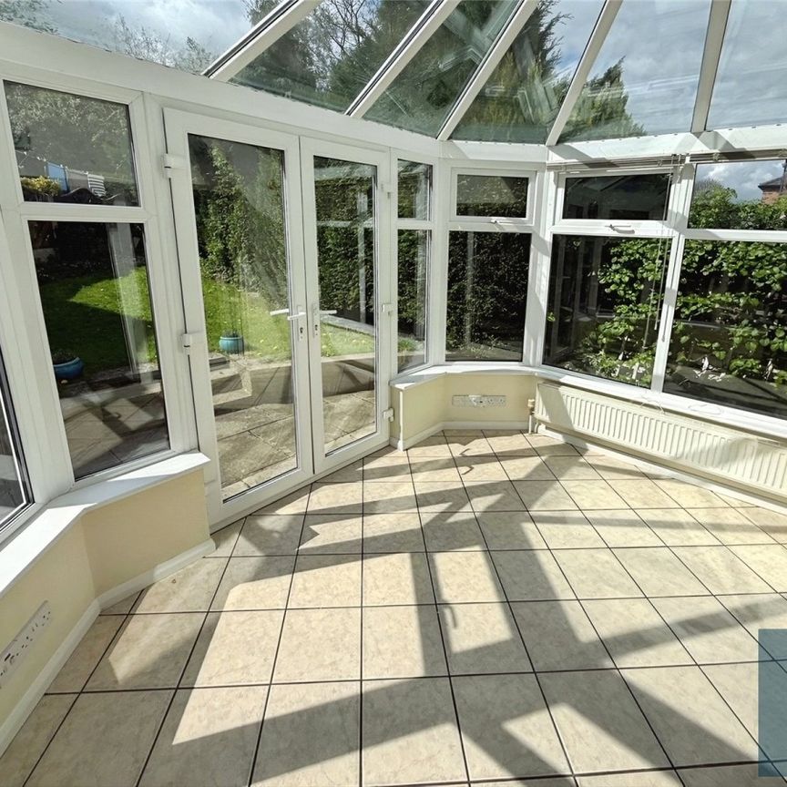 Far View Bank, Almondbury, Huddersfield, HD5 - Photo 1