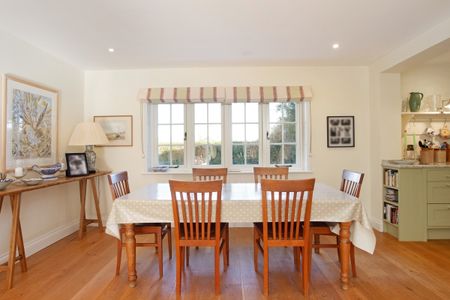 4 bedroom detached house to rent - Photo 3