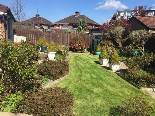 25 Killeaton Gardens, Dunmurry, Belfast, BT17 9HF - Photo 1