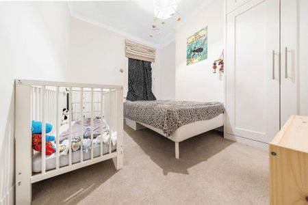 3 bedroom flat to rent - Photo 5