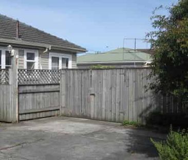 Bright Family Home - Photo 3