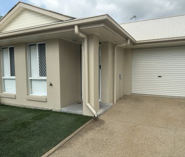 Modern unit in secure gated complex - Photo 4