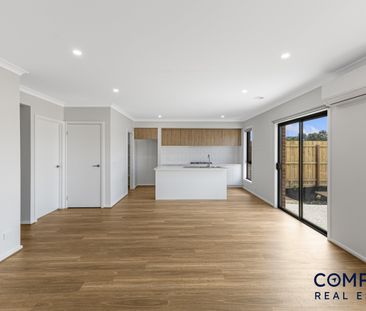 13 Buttercup Crescent, Armstrong Creek VIC 3217 - House For Rent | ... - Photo 3