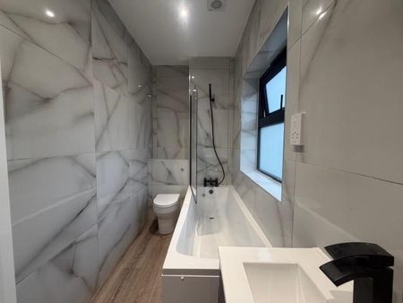 3 bedroom townhouse to rent - Photo 2