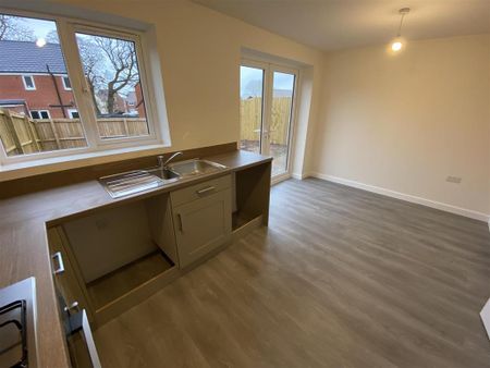 3 bedroom semi-detached house to rent - Photo 5