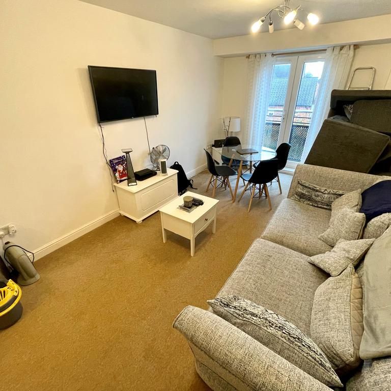 2 bedroom flat to rent - Photo 1