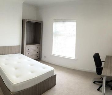 4 bedroom private hall to rent - Photo 3