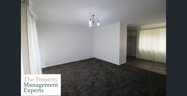 ✨ Freshly Updated Family Home in Prime Eaglevale Location ✨ 3 Bedrooms | 1 Bathroom | Fresh Paint | Brand New Carpets - Photo 1